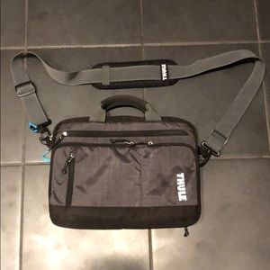 Thule laptop shoulder bag Apple Store Computer bag